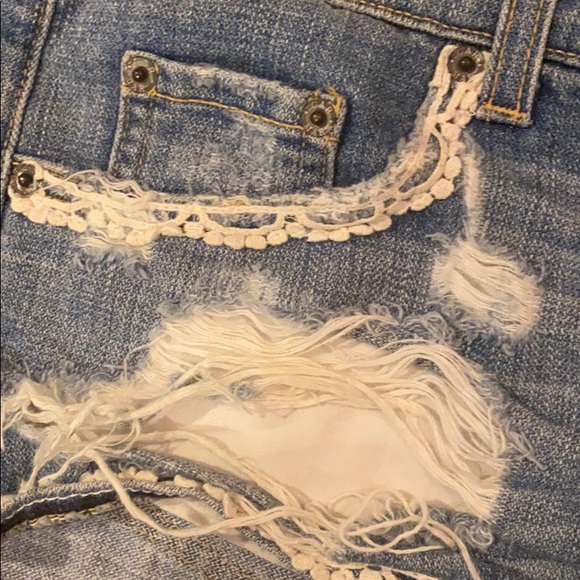 LF Distressed Jean Shorts - Picture 4 of 4